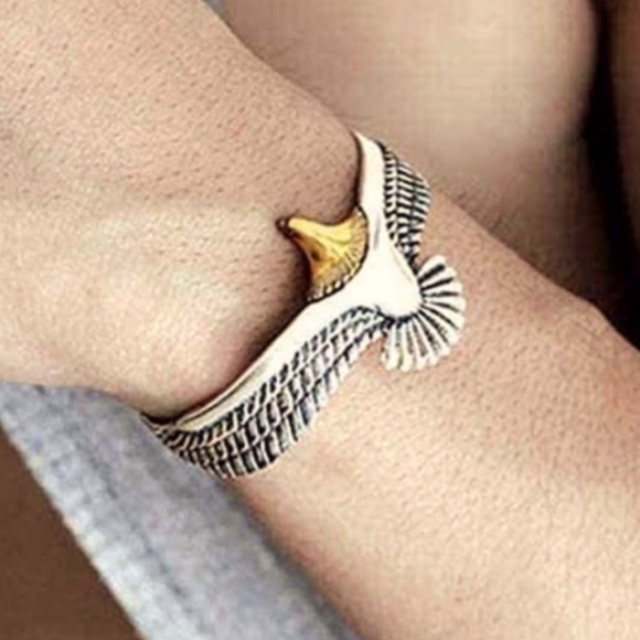 Free People Jewelry - Eagle Mountain Bracelet Cuff Silver ADJUSTABLE